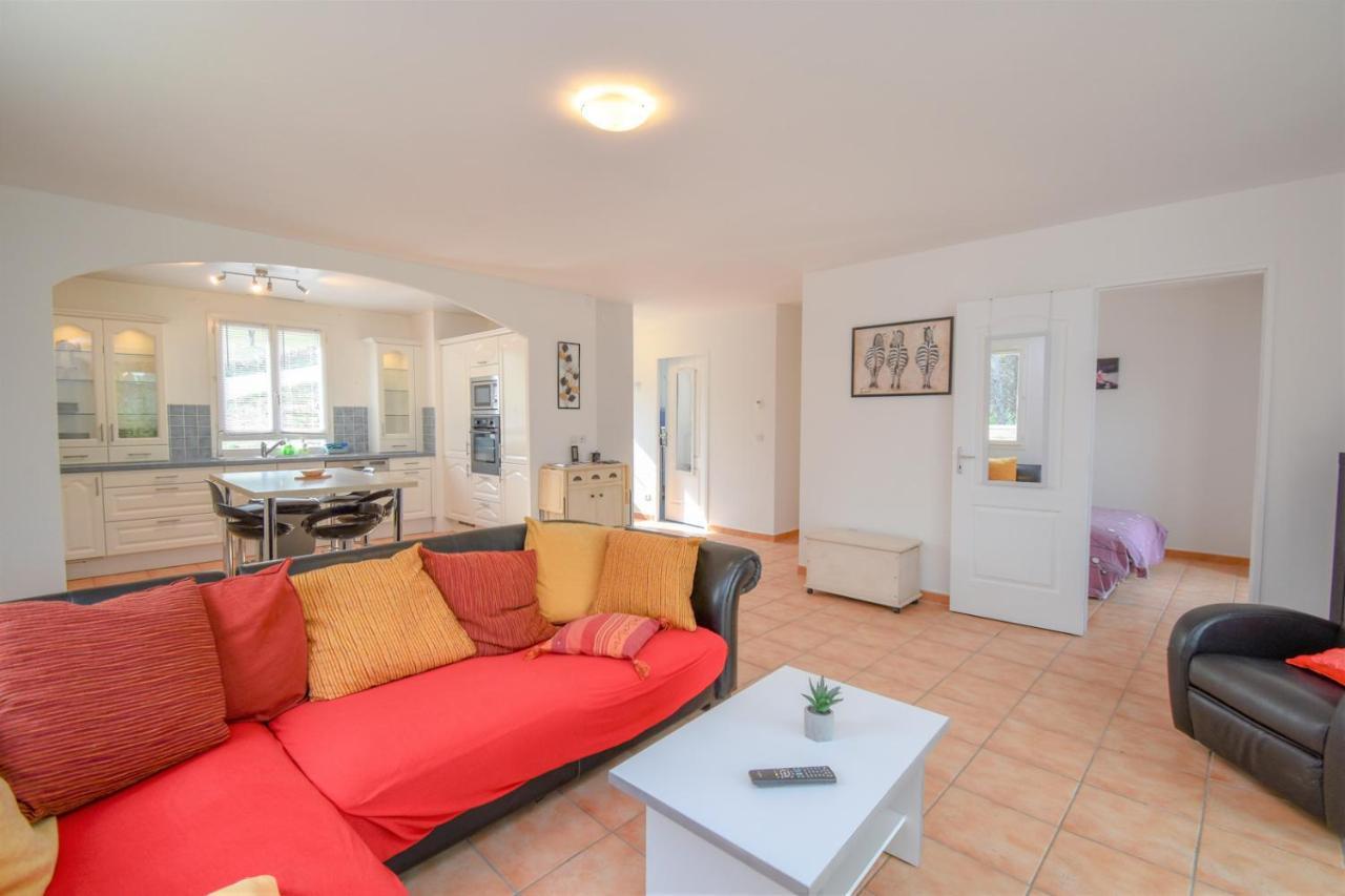 Charmante Maison Climatisee Avec Piscine Draguignan Exterior foto