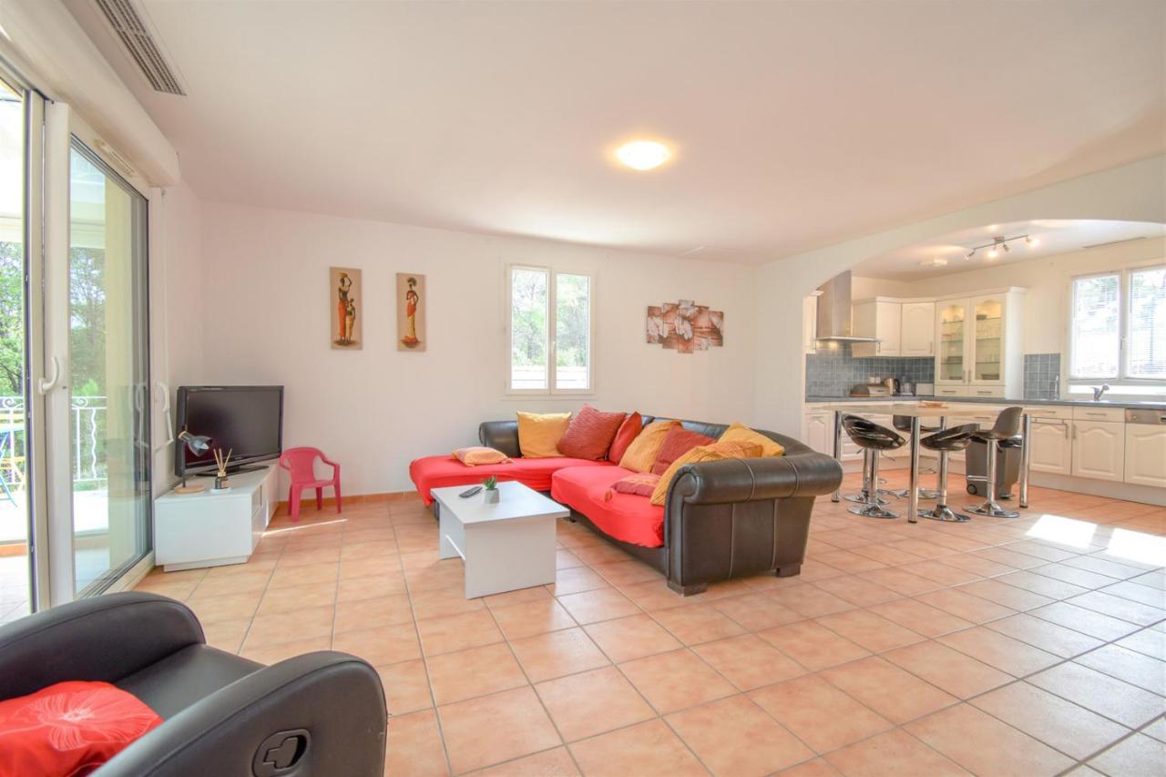 Charmante Maison Climatisee Avec Piscine Draguignan Exterior foto