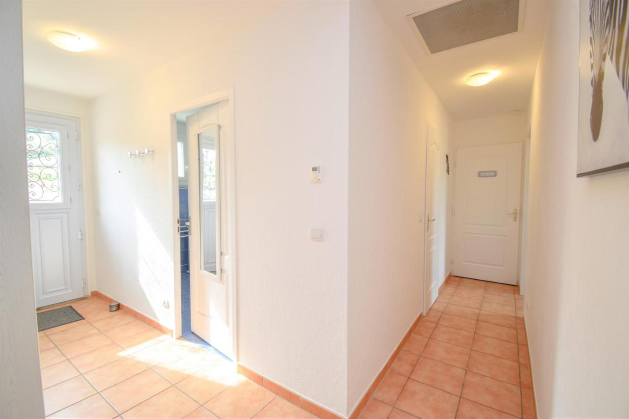 Charmante Maison Climatisee Avec Piscine Draguignan Exterior foto